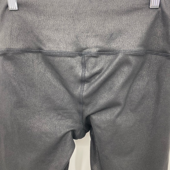 ALO Cracked Liquid Air Brushed Legging Medium - Picture 6 of 8